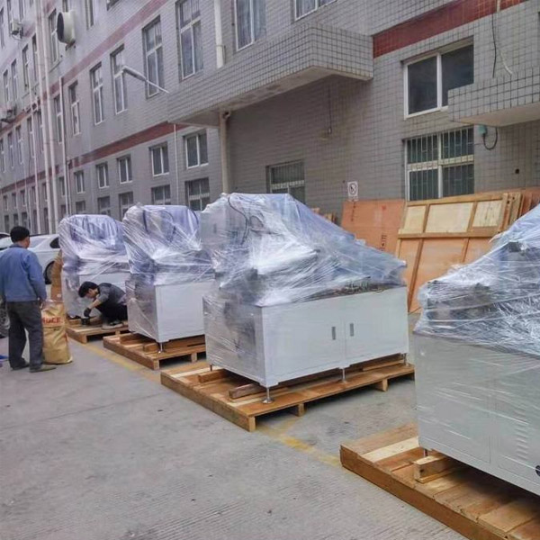 نقوم بتحميل 3 حاويات من American Hose Hoop Machine إلى الولايات المتحدة الأمريكية